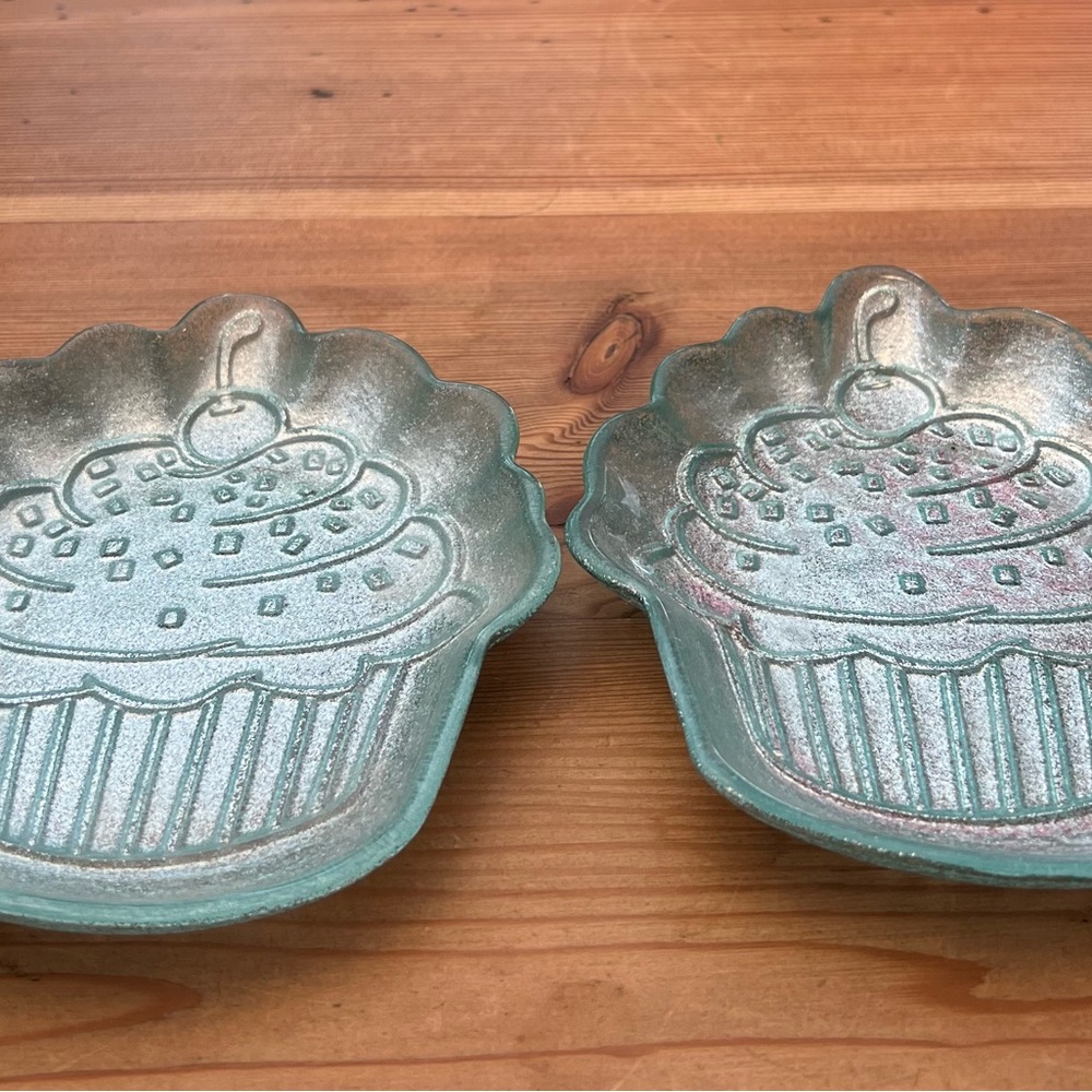 8-Glass Cupcake Dessert Plates - Picture 7 of 8